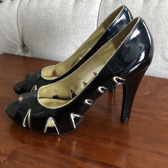 Steve Madden open toe heel - Picture 2 of 5